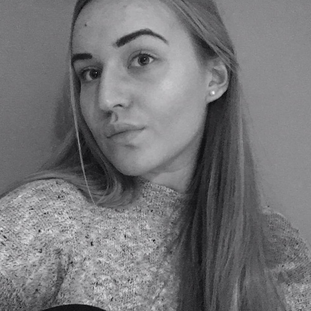 Meet your Posher, Caitlin